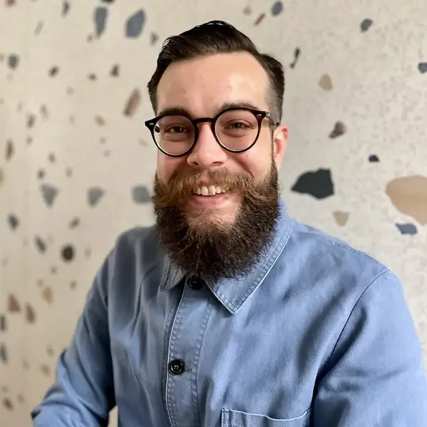 Nathan, votre personal shopper à Nantes en carrelage italiens et espagnols direct d'usine.